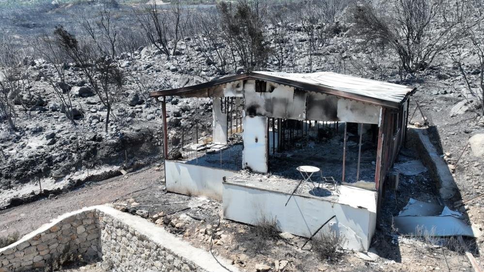 Kumluca'da kahreden manzara! Herkes seferber oldu, yardım çalışmaları sürüyor