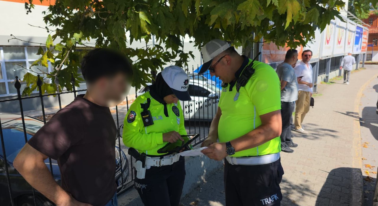 40 bin TL'lik sevinç birkaç saat sürdü! Yayaya yol vermedi, ehliyetinden oldu