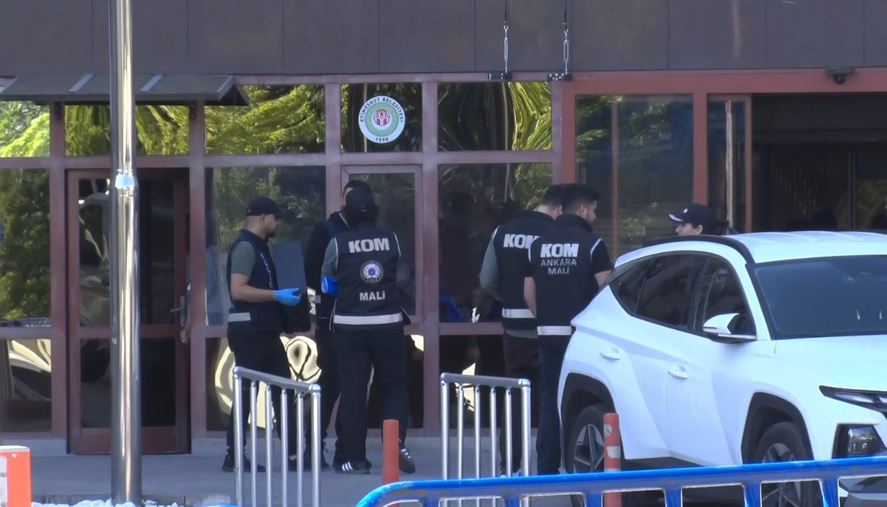 BEHZAT Ç.ye rüşvet baskını! Temiz belediye sözü 2 yılda çöktü