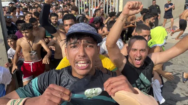 Ceuta sahilindeki görüntülere Trump ateş püskürdü! "İspanya'daki tablo 3 yıl sonra bizde yaşanacak"