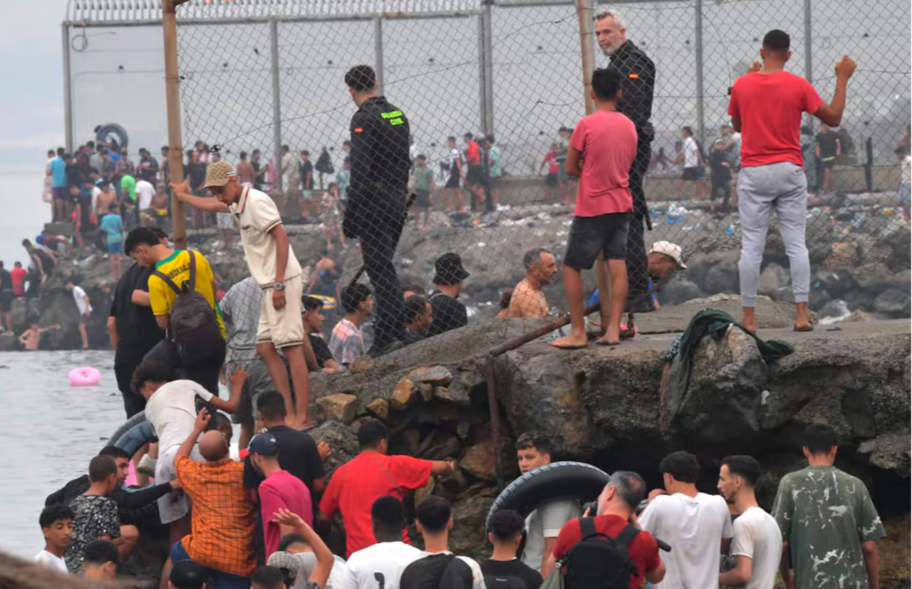 Ceuta sınırında Fas şantajı: İtalya, İspanya ile Schengen’i askıya almaya hazırlanıyor!
