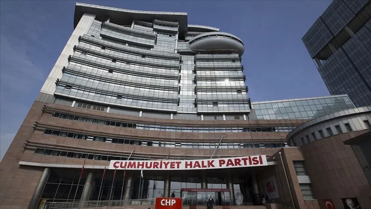 CHP'de 12 ilde değişim! Yeni il başkanları belli oldu