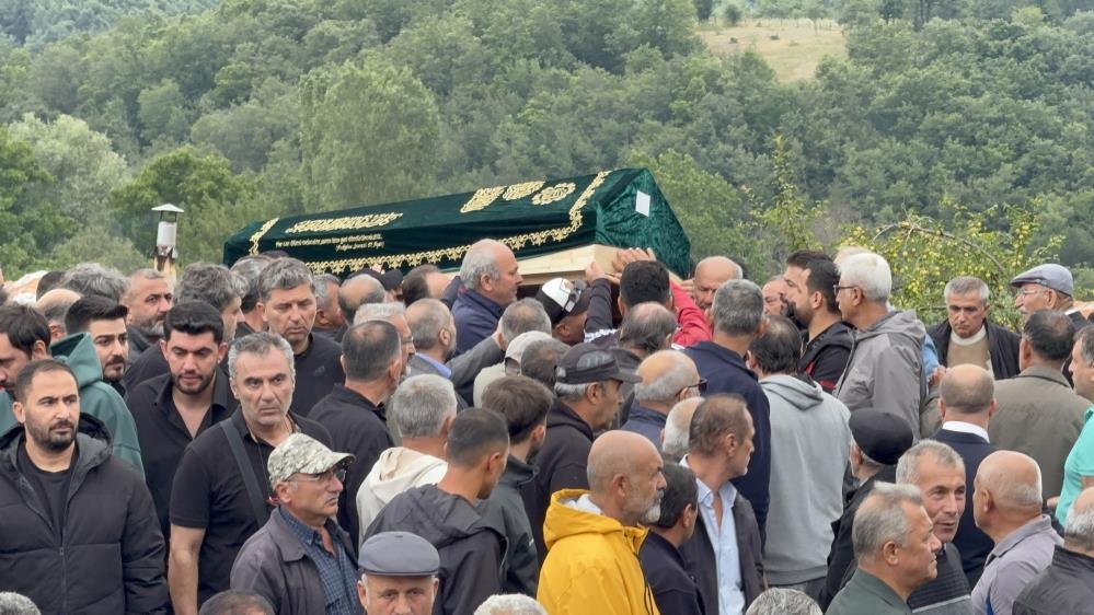 En acı veda! Eren Kaşıkçı Tokat'ta toprağa verildi, gözyaşları sel oldu