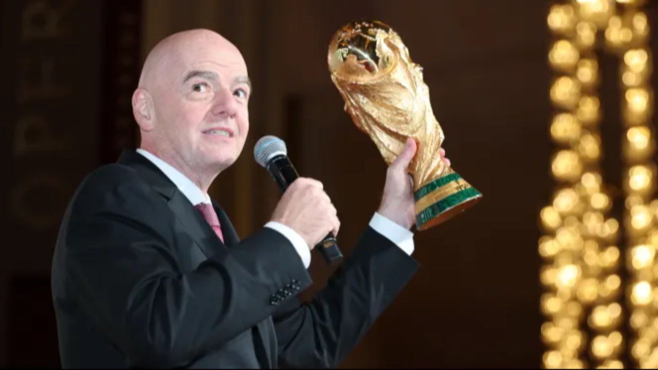 FIFA’yı karıştıran 4.2 milyar dolarlık skandal! Infantino'nun sağ kolu istifa etti