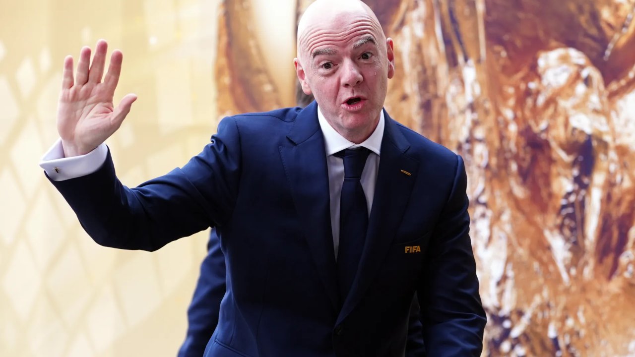 FIFA’yı karıştıran 4.2 milyar dolarlık skandal! Infantinonun sağ kolu istifa etti