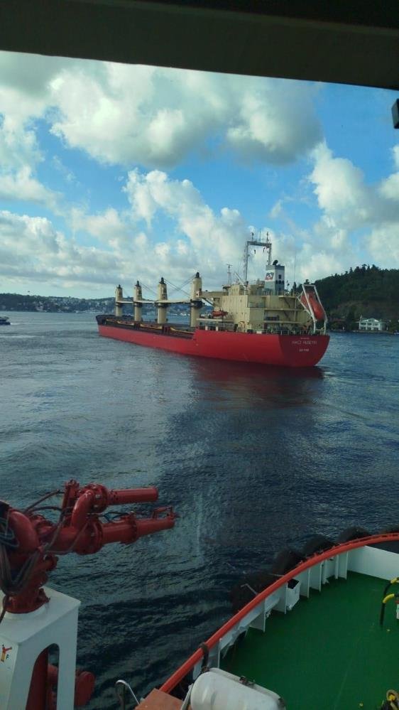 İstanbul Boğazı'nda hareketli saatler! Çift yönlü olarak trafiğe kapandı