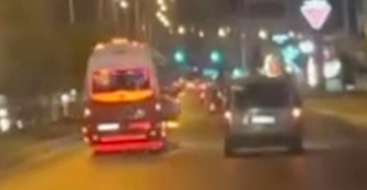 Mersin'de makas atan minibüsçü kamerada! 90 bin TL ceza yedi