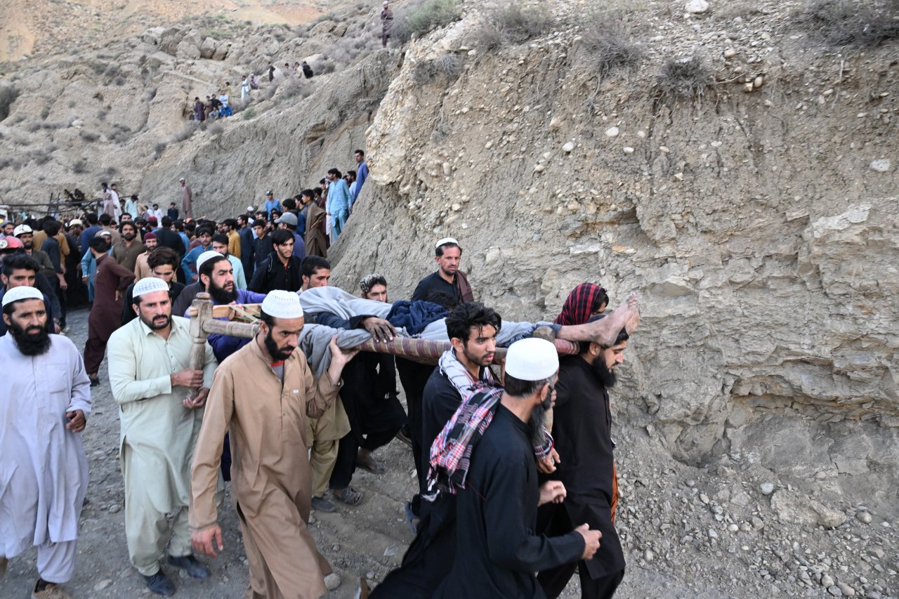 Pakistanda maden faciası! 32 kişi can verdi, göçük altında kalanlar var