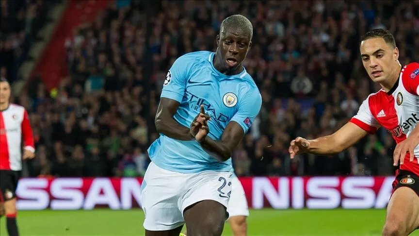 Ünlü futbolcu Dünya Kupası madalyasını sattı! Fiyatı dudak uçuklattı