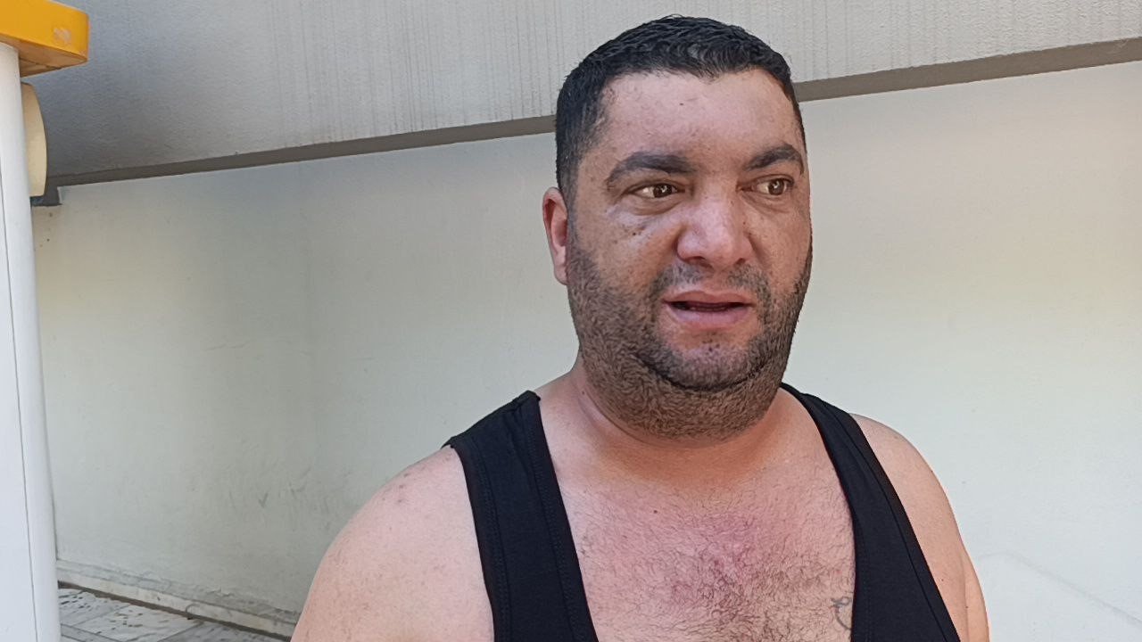 Yediği 839 bin liralık ceza sonrası ses sistemini ateşe verdi! Belediye önünde benzin döküp yaktı