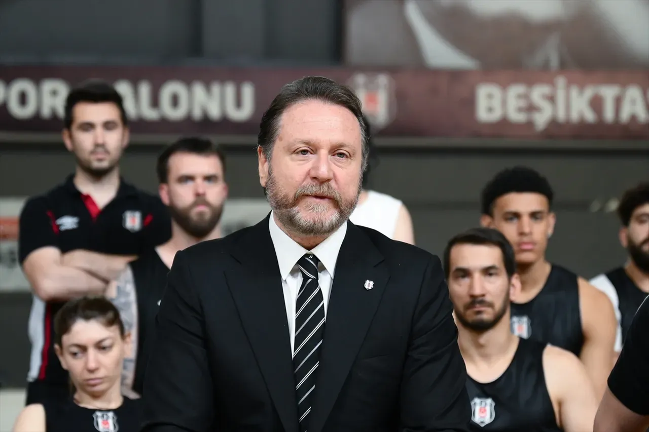 Uğur Fora