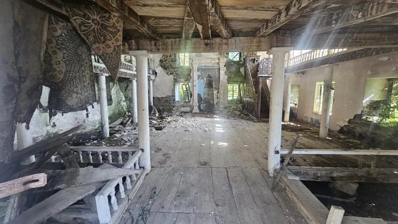 'Bir 20 yıl daha bekleyemeyiz' dediler! Tarihi camii çökmek üzere: Tek istekleri var