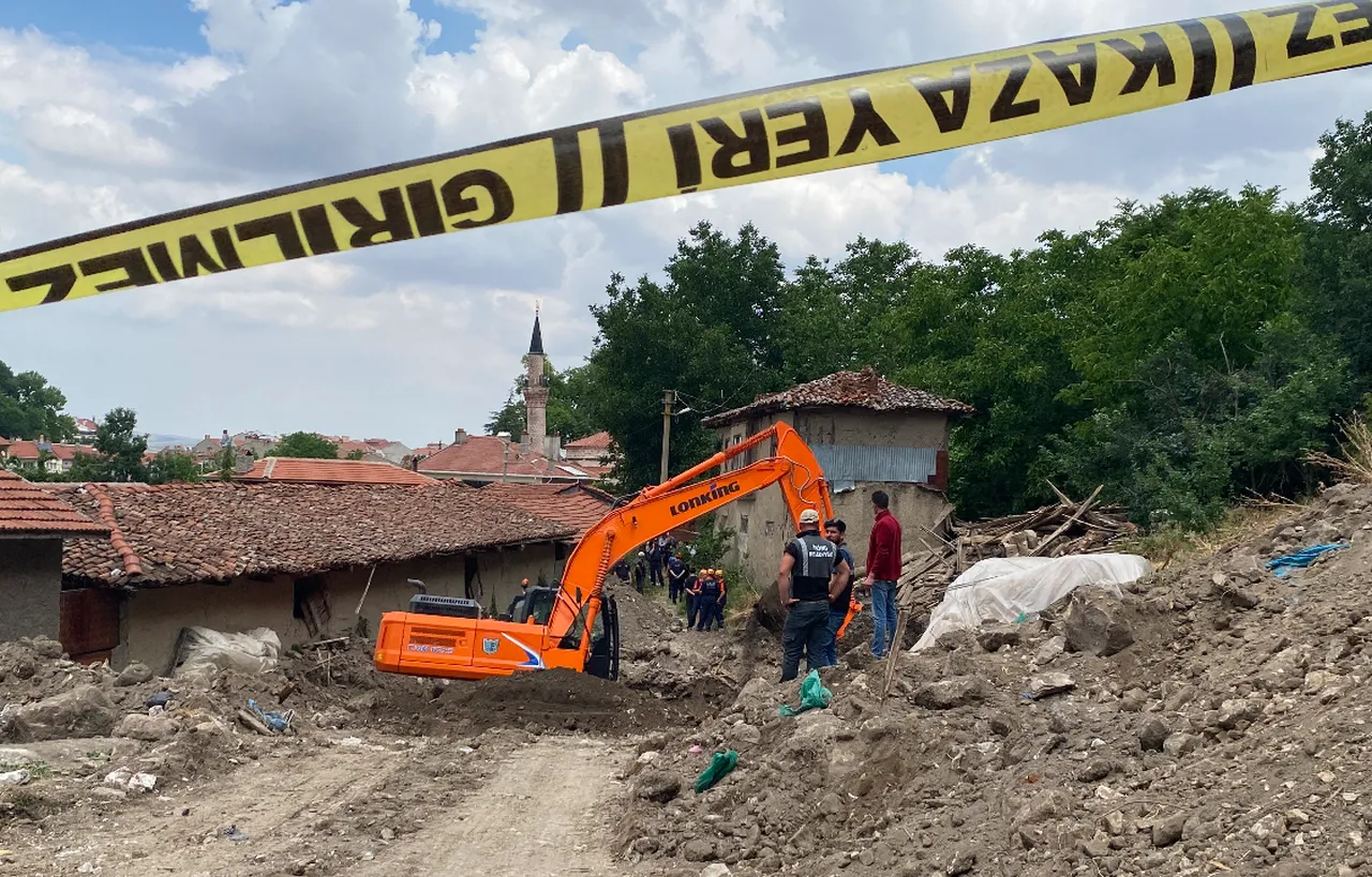 Define hayali faciayla bitti! 12 metrelik tünelde can verdi
