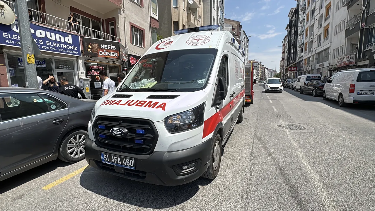Eski nişanlısını rehin alan kadın, cam parçasıyla dehşet saçtı