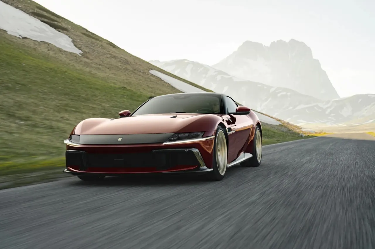 Ferrari'den sürüş tutkunlarına özel manuel vitesli model: 12Cilindri Manuale tanıtıldı