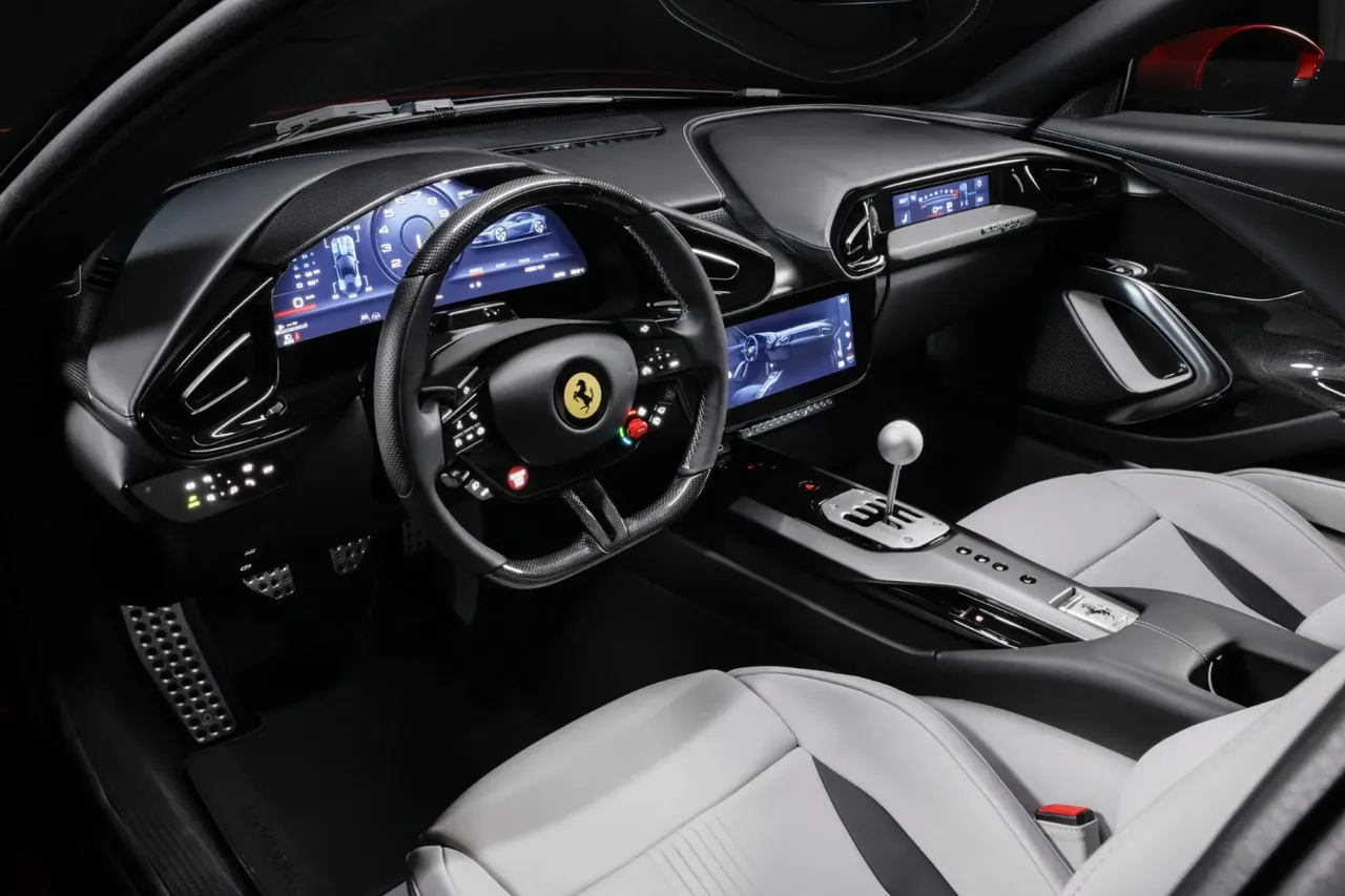 Ferrari'den sürüş tutkunlarına özel manuel vitesli model: 12Cilindri Manuale tanıtıldı