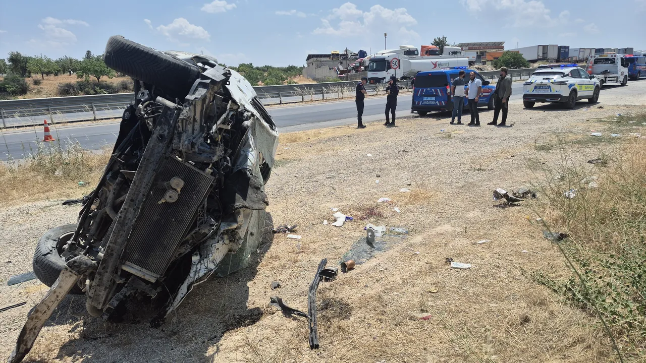 Gaziantep'te otomobil şarampole devrildi! Ölü ve yaralılar var