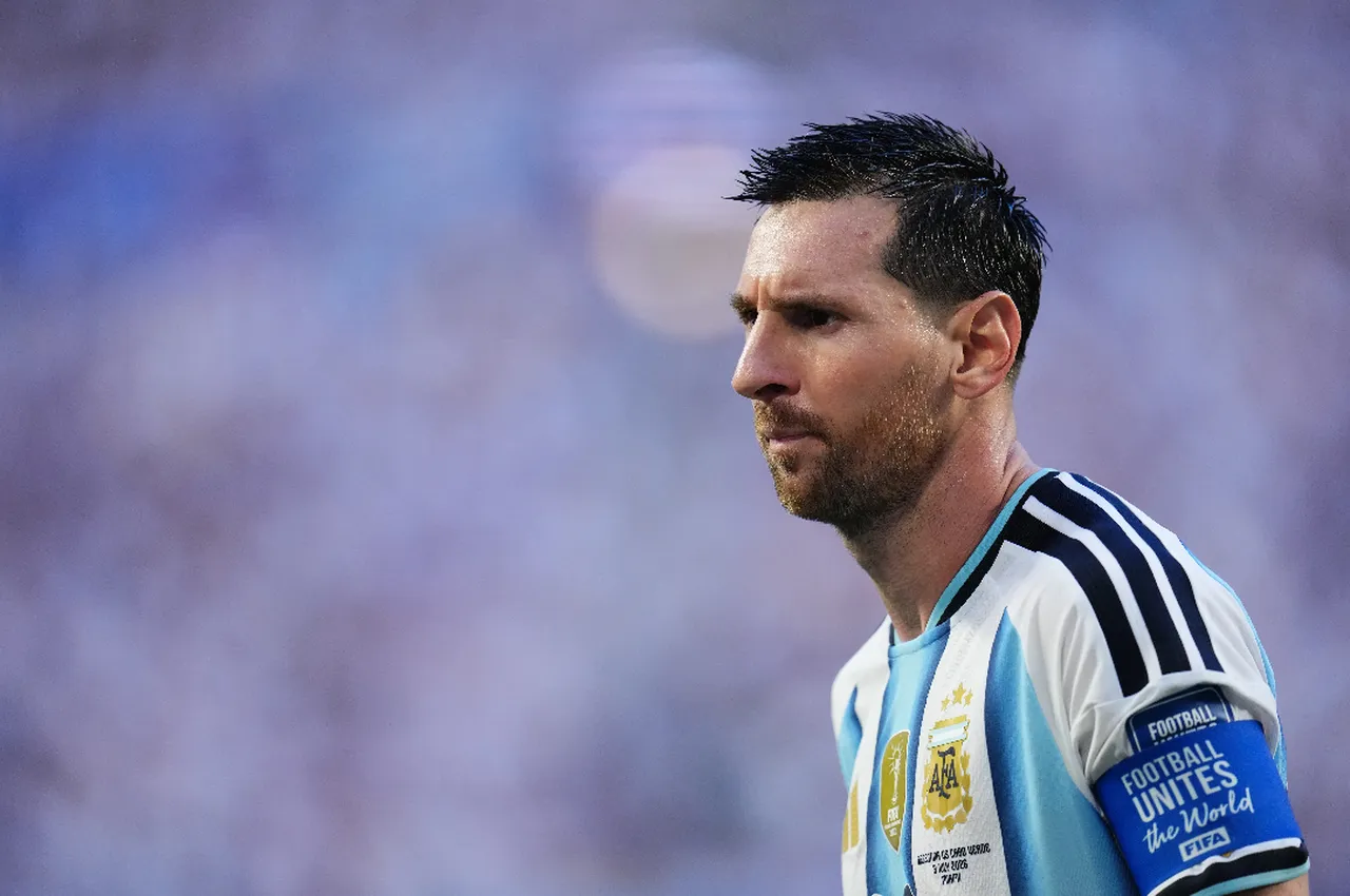 Rekorlara devam! Lionel Messi, hem kendi seviniyor hem de ülkesi