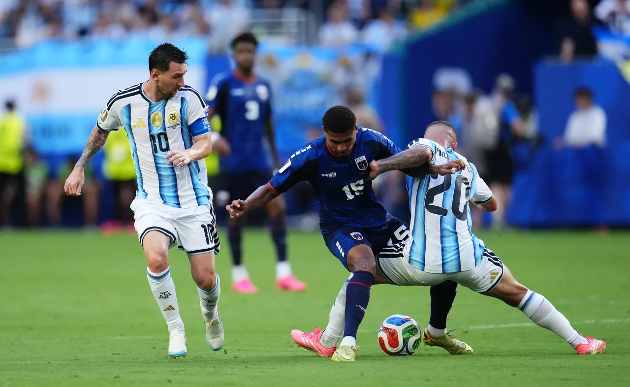 Rekorlara devam! Lionel Messi, hem kendi seviniyor hem de ülkesi