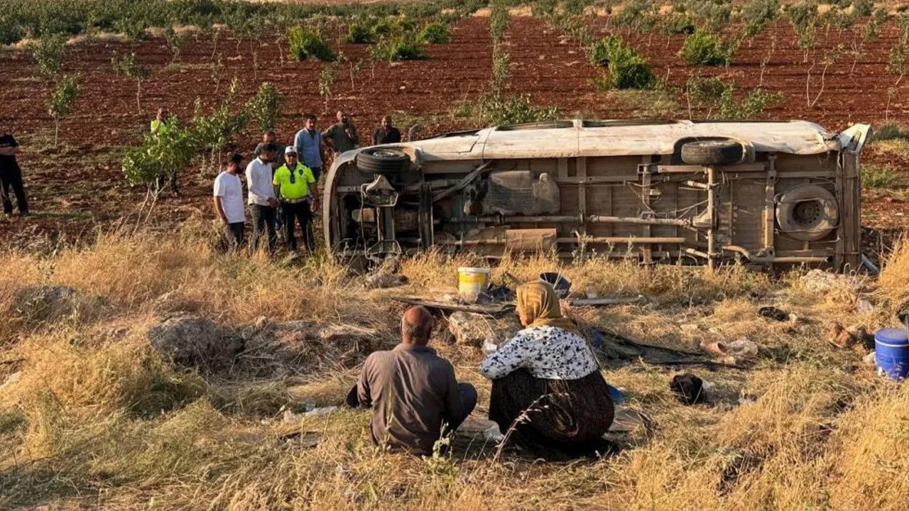 Şanlıurfa'da kaza! Lastik patladı, 22 işçi hastanelik oldu