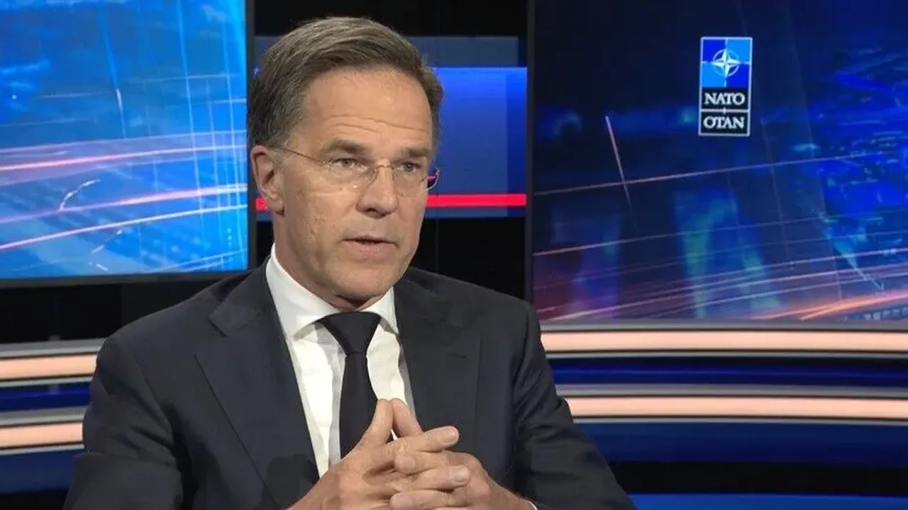 Rutte geçen hafta "Beni uyanık tutacak bir konu varsa o da Rusya'dır. Ne yazık ki uzun vadede karşı karşıya olduğumuz temel tehdit Rusya" açıklamasını yapmıştı.