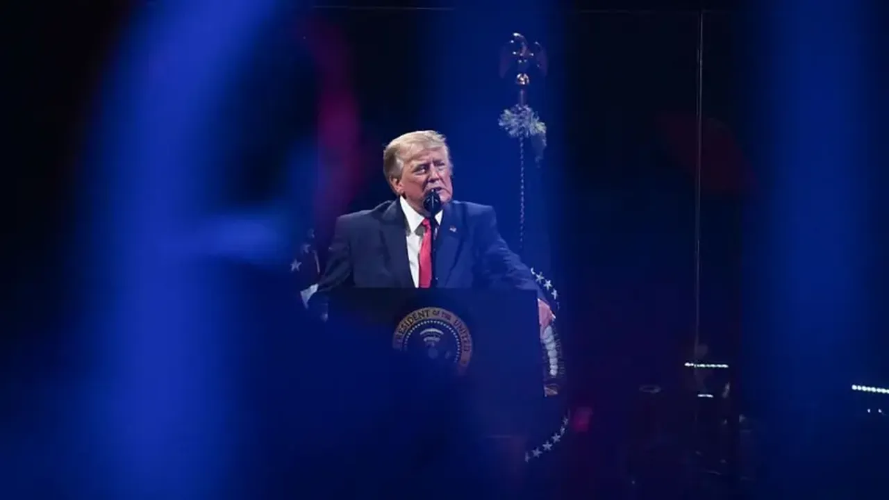 ABD'deki Bağımsızlık Günü kutlamalarında gizli servis yüz binleri tahliye etti, Trump zor anlar yaşadı