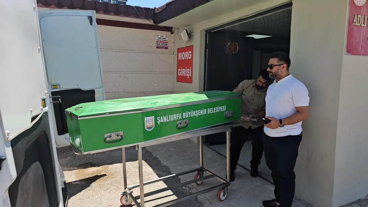 Boş arazide battaniyeye sarılı ceset bulundu! Kimliği kısa sürede ortaya çıktı