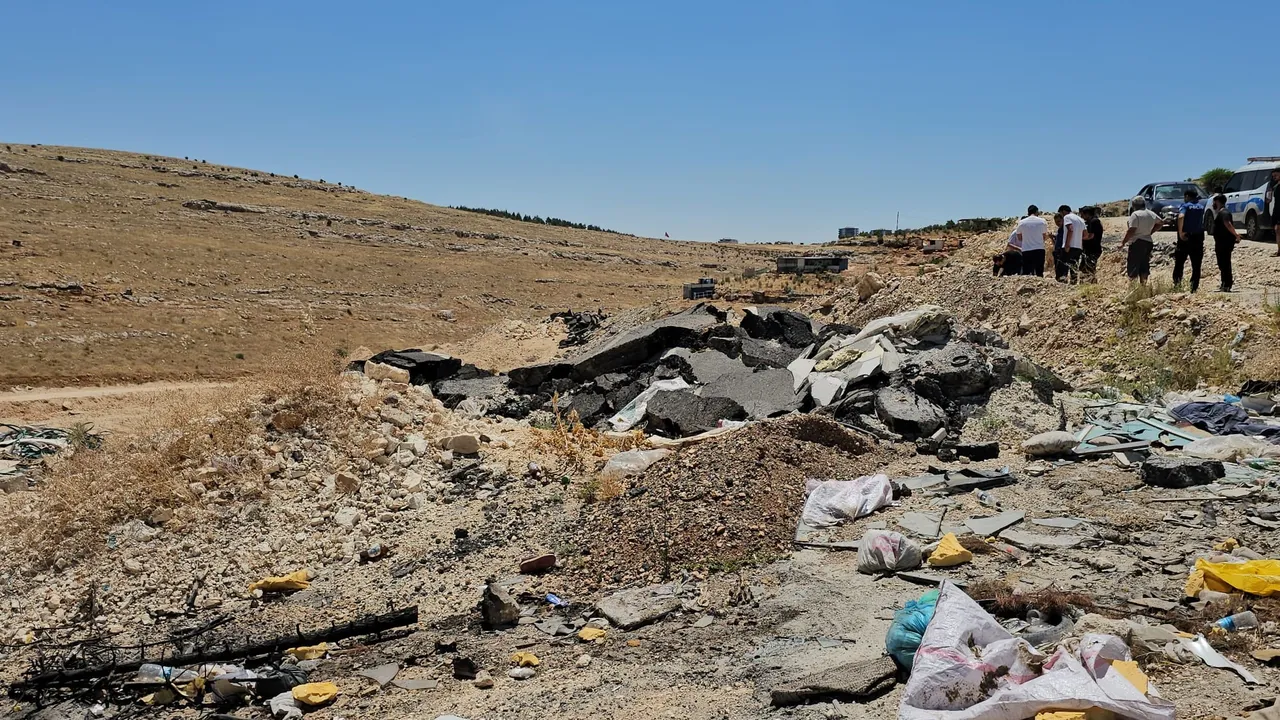 Boş arazide battaniyeye sarılı ceset bulundu! Kimliği kısa sürede ortaya çıktı