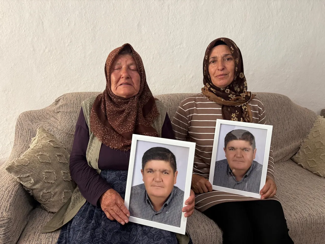 Ahmet Çalık'ın annesi ve eşi