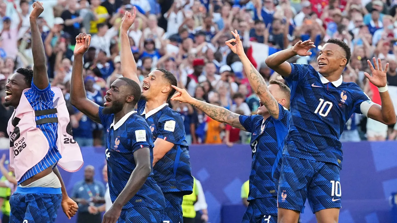 Dünya Kupası'nda Fransa turu kaptı! Paraguay'ı Mbappe yıktı