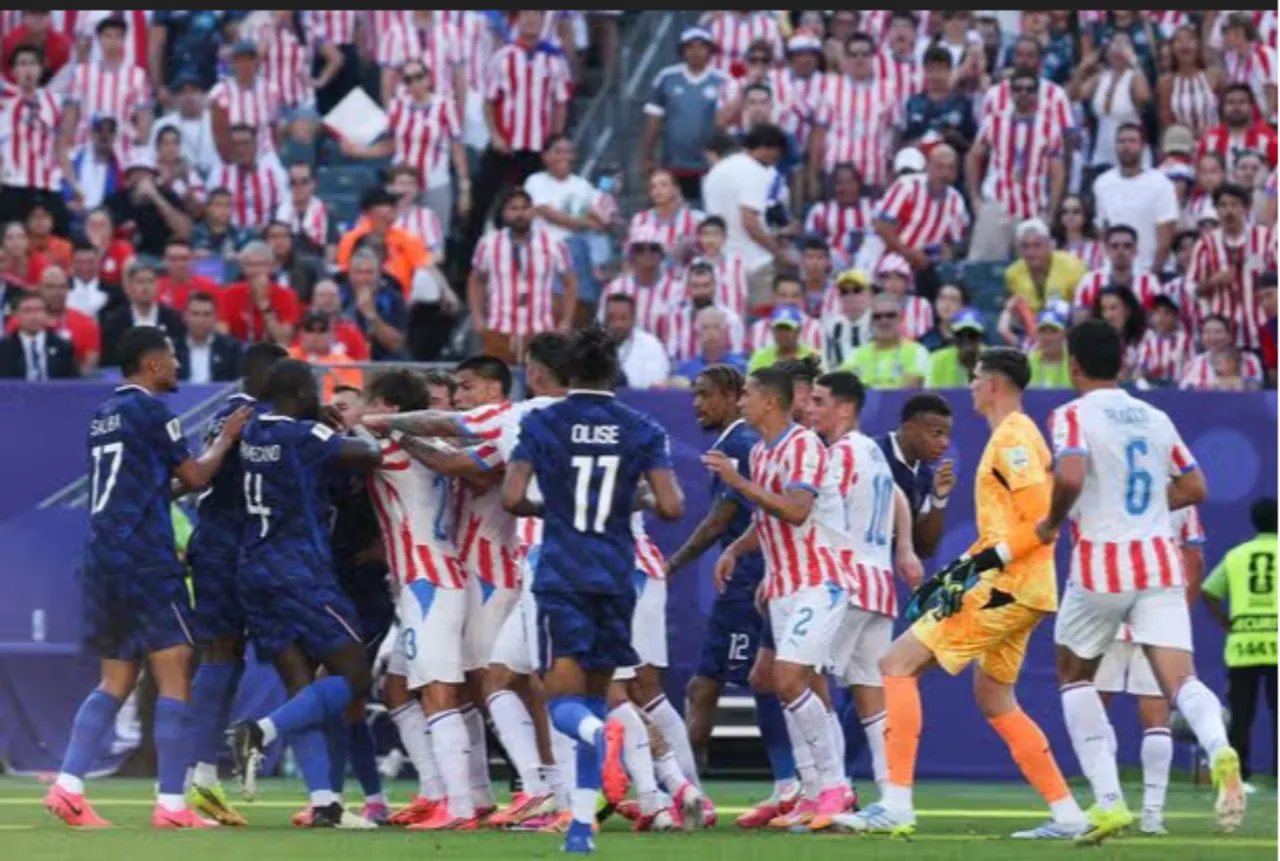 Gol Kralı Mbappe'ye sahada korkunç saldırı! 'Hakemi görevden alın' çağrıları yükseliyor
