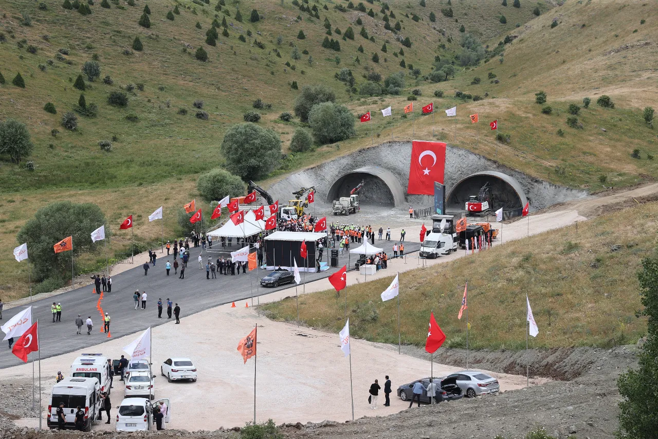 Kış aylarının korkulu rüyası Çamlıbel geçidi, 5 dakikalık tünel konforuna dönüşüyor!