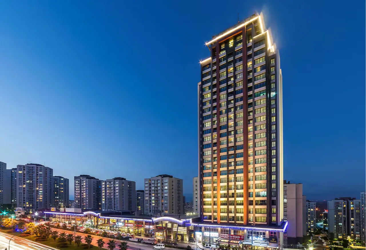 ÜNLÜ OTEL SATILIYOR!