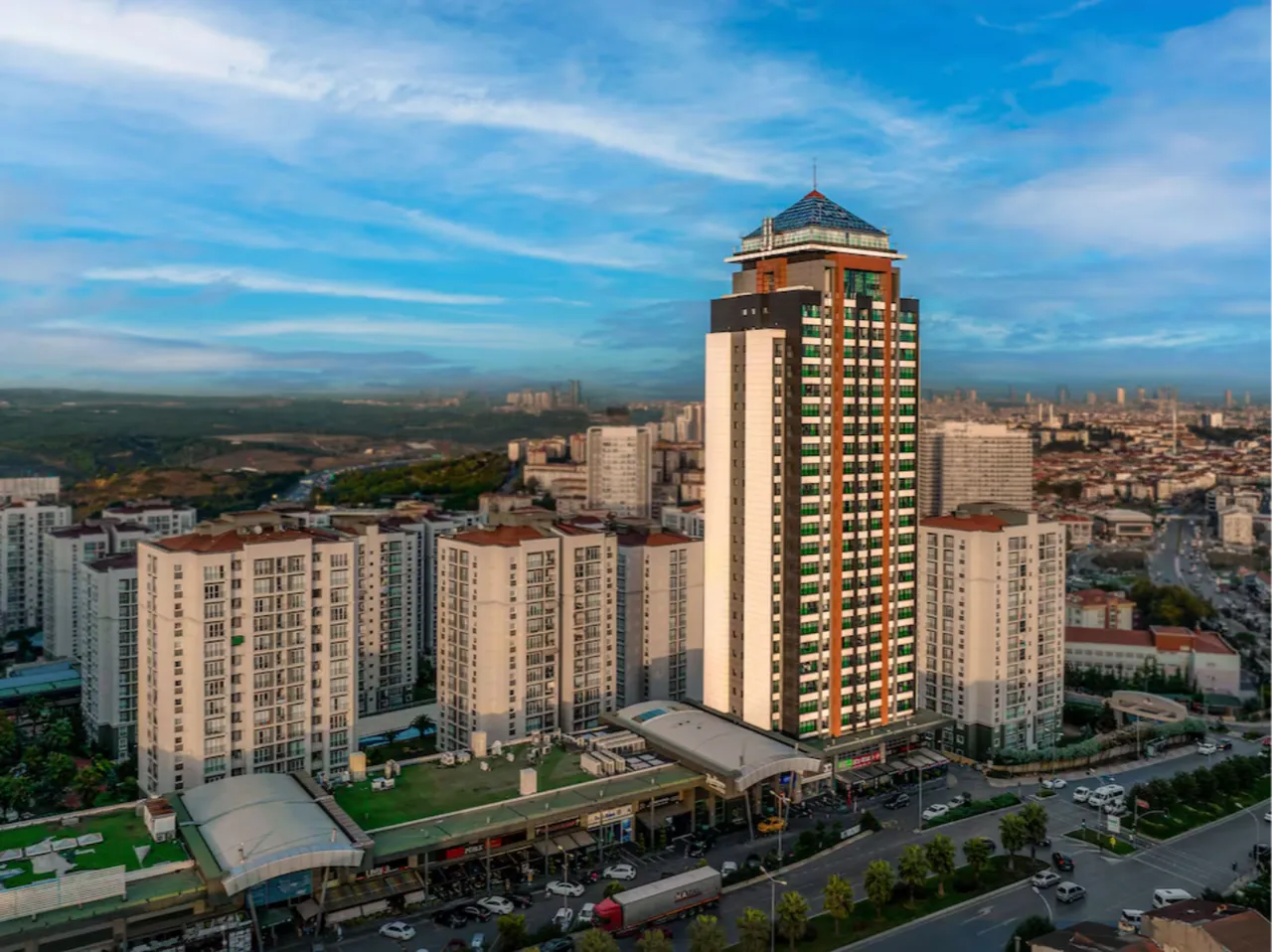 İstanbul'un ünlü oteli rekor bedelle satışta! İşte istenen ücret...