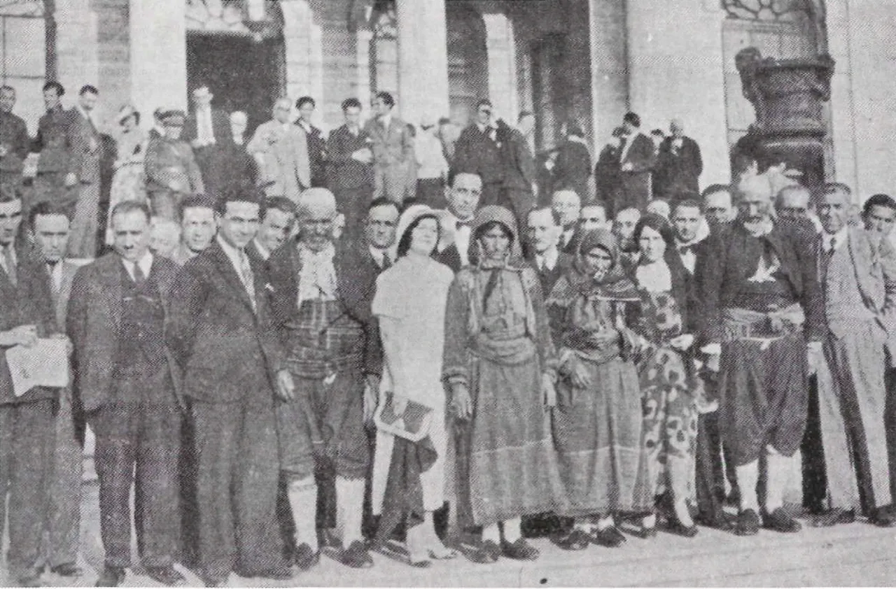 Halkevinde Anadolu halkının temsilcileri