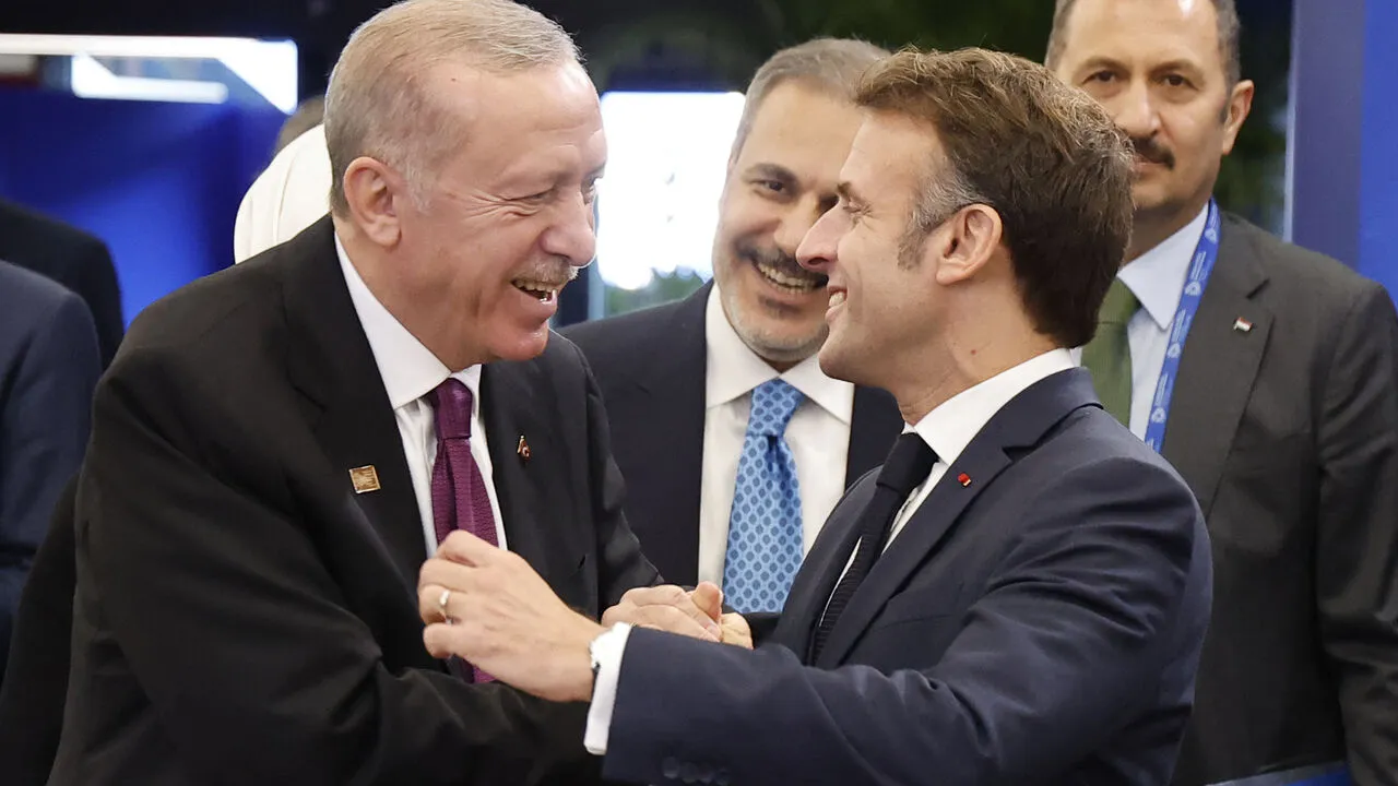 Macron'dan Türkiye talimatı! Trump sonrası harekete geçti