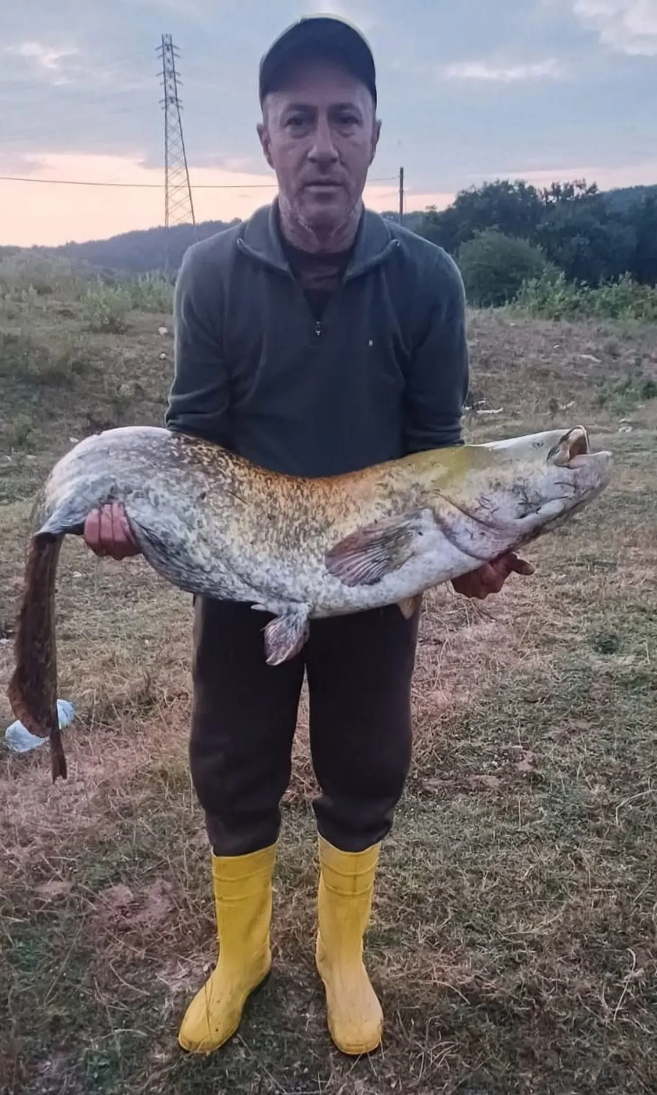 Barajın devi oltaya takıldı! Tam 35 kilo: Gerçekten inanılmaz bir an!