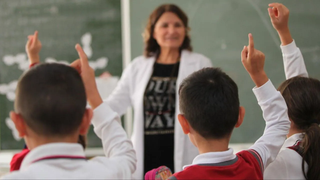 Öğretmenlik için formasyon yeterli olacak! Özel okullarda akademi şartı aranmayacak