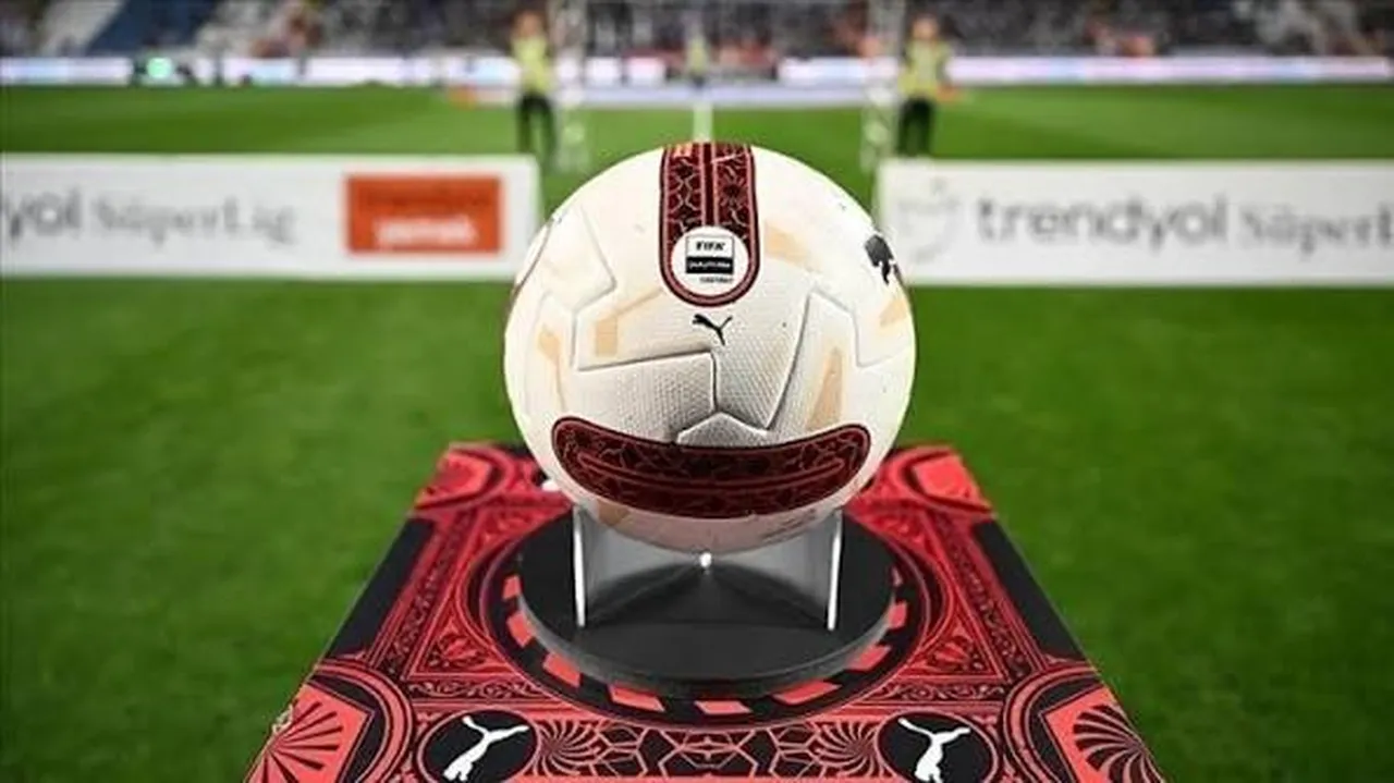 Fatih Karagümrük, Kayserispor ve Antalyaspor küme düşerken; Erzurumspor FK, Amed SK ve Çorum FK ise Süper Lig'e yükseldi.