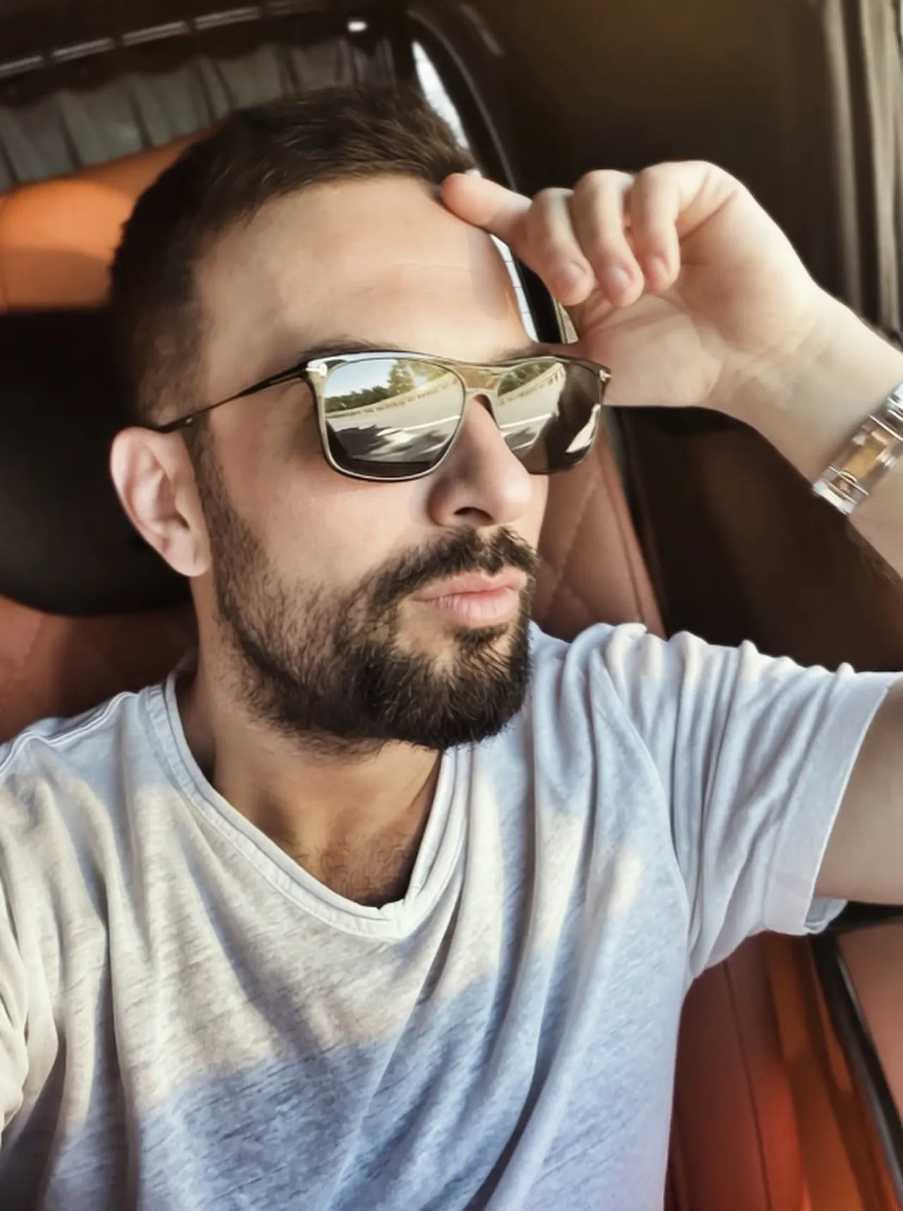 Tarkan saçlarını kestirdi! Yaptığı paylaşım sosyal medyayı salladı