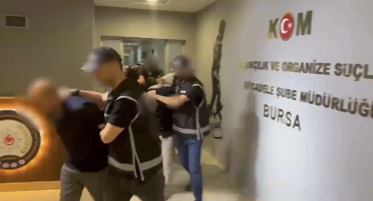 Bursa'da vatandaşın kabusu olan çete şafak operasyonu çökertildi