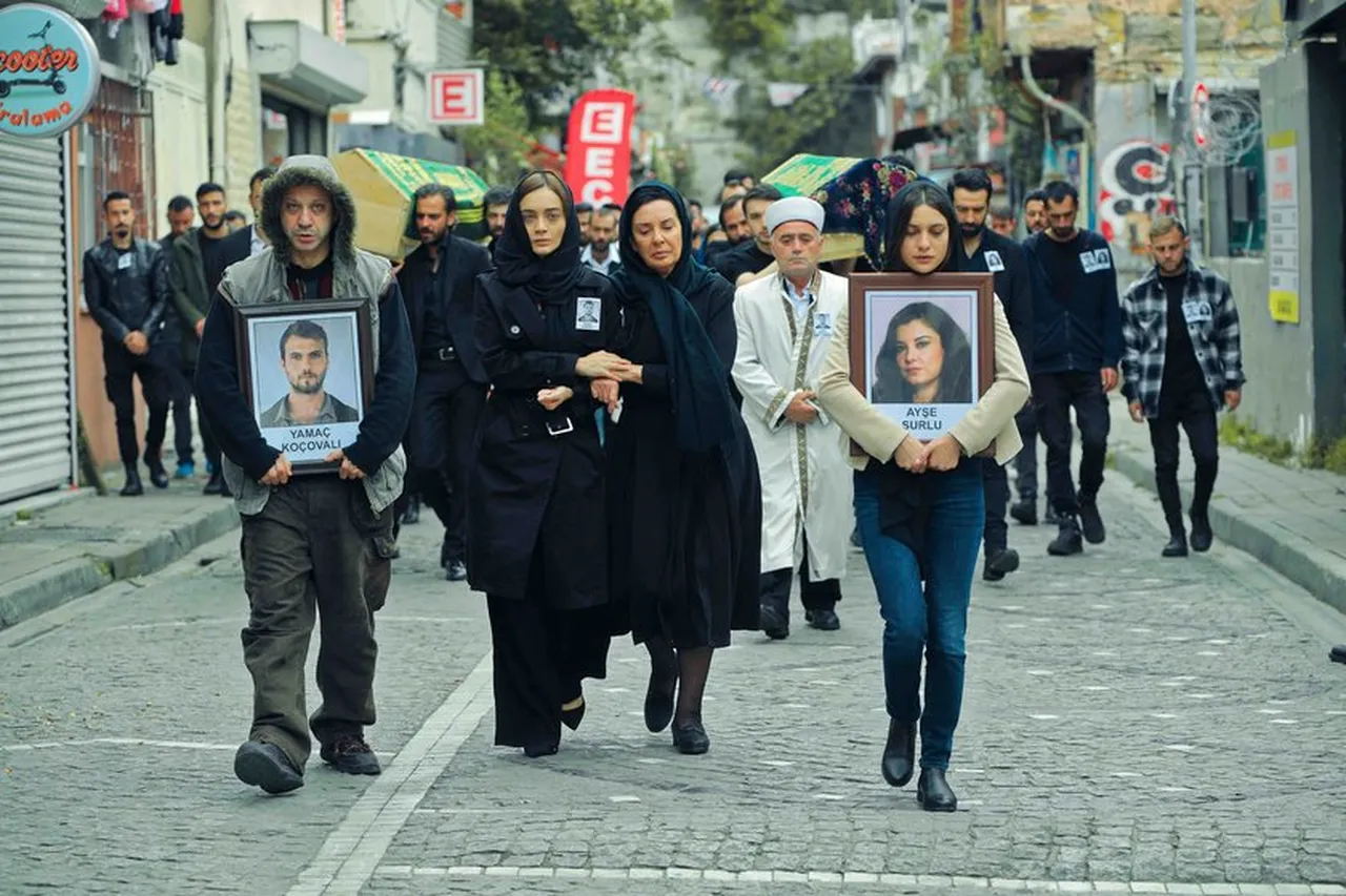 Çukur geri mi dönüyor? 5 yıl önce final yapan dizinin filmi merakla bekleniyor!