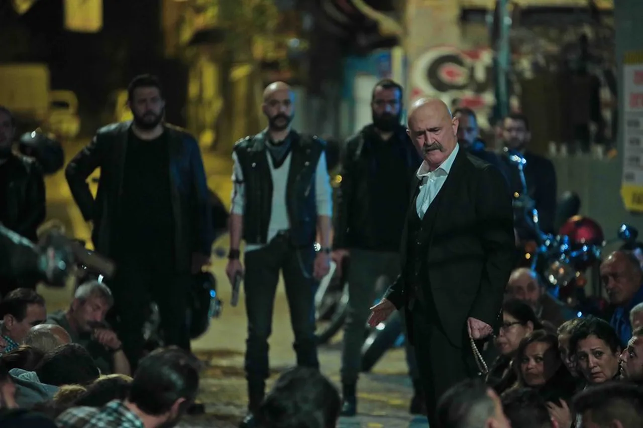 Çukur geri mi dönüyor? 5 yıl önce final yapan dizinin filmi merakla bekleniyor!