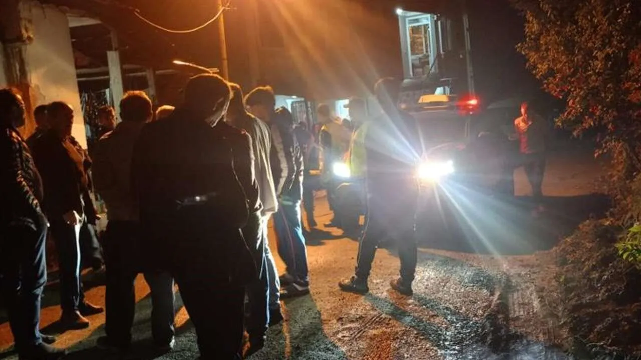 Giresun'da gizemli olay: Patlama sesi, sarsıntı ve gökten düşen parçalar...
