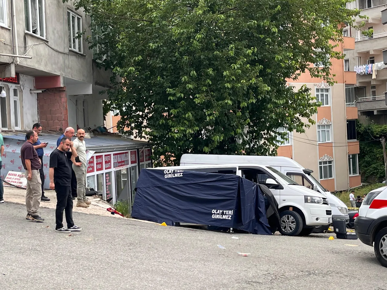 Kanlı infaz! Ağabeyi, yengesi ve yeğenini öldürüp kaçtı