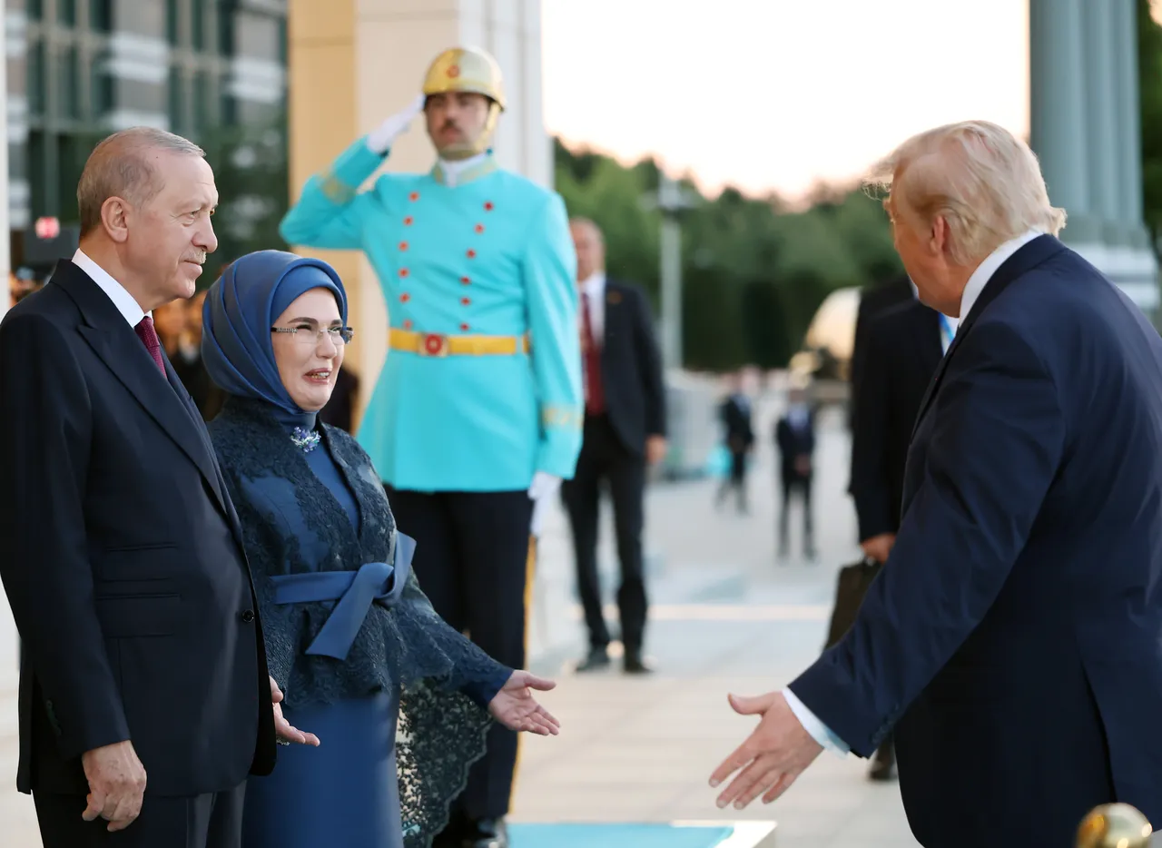 NATO resepsiyonunda aile fotoğrafı! Erdoğan çifti liderlerle aynı karede