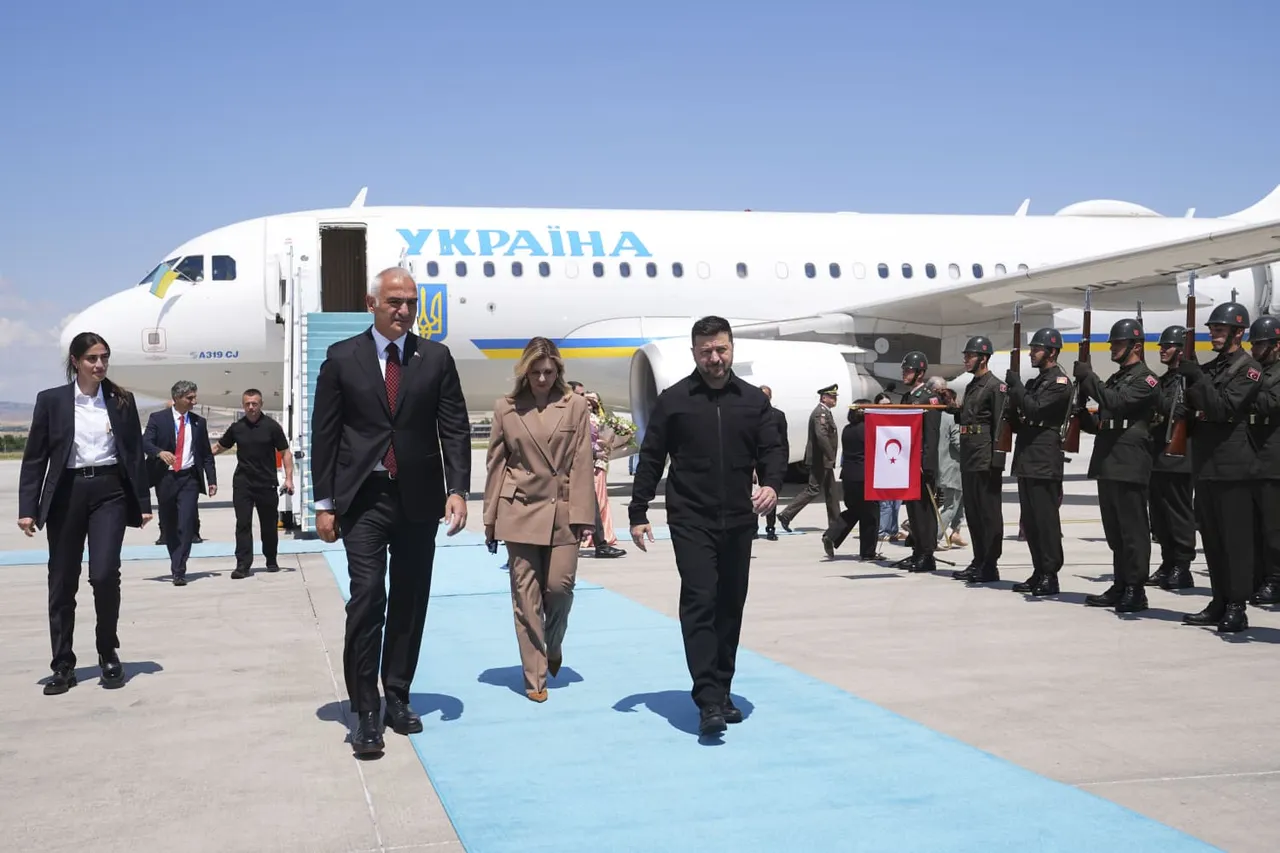 NATO trafiği devam ediyor! Zelenskiyi Bakan Ersoy karşıladı