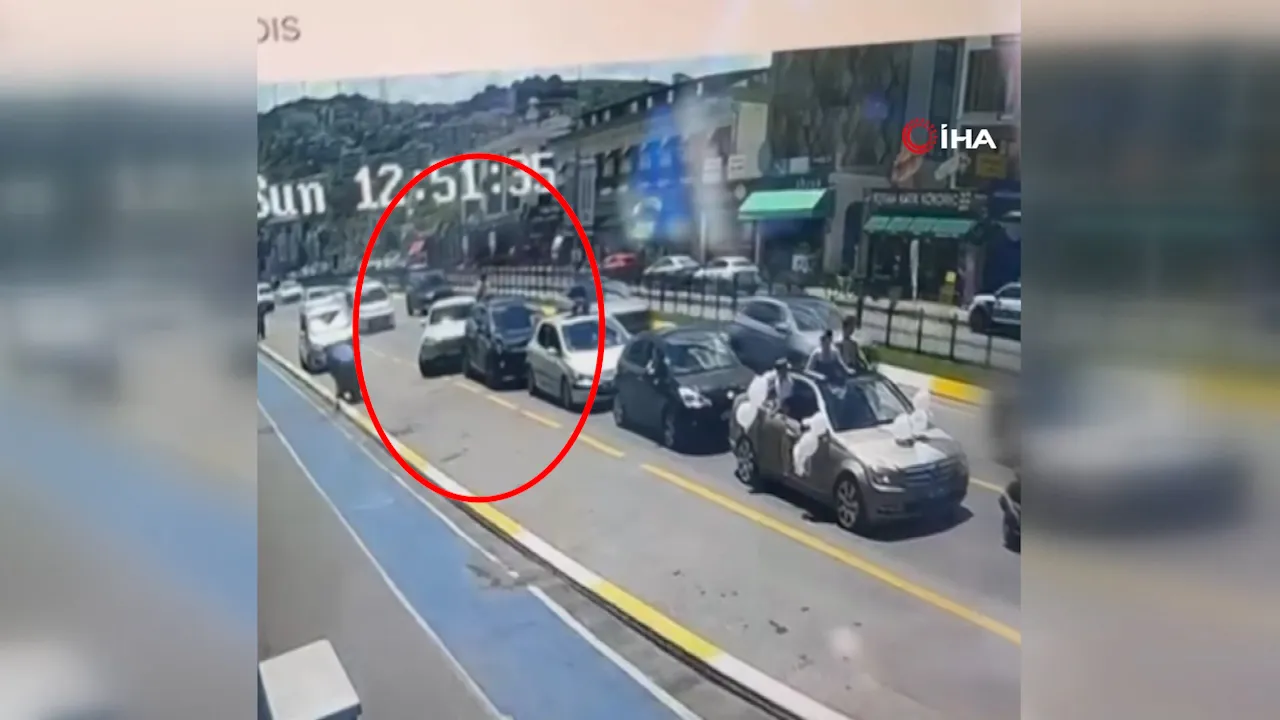 Sünnet konvoyunun önünü kesip kazaya neden oldu! Bahşiş ararken 101 bin TL ceza yedi