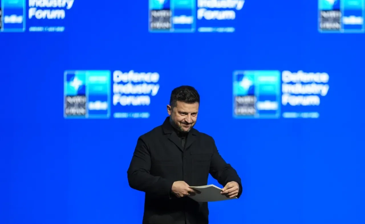 Ukrayna Devlet Başkanı Zelenskiy’e NATO masasında 