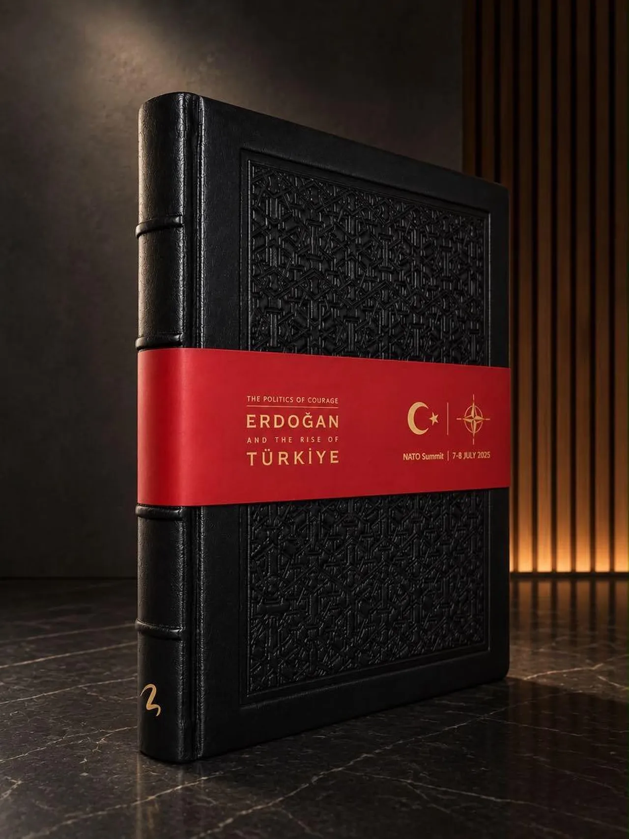 Dünya liderlerine hediye edildi! NATO Zirvesi'nde dikkat çeken 'kitap' detayı